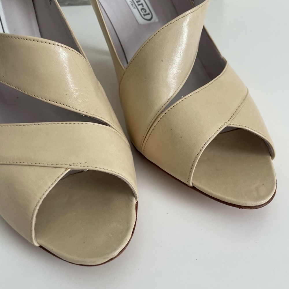 Cacharel | Vintage "Berdine" Peep Toe Pumps - Picture 3 of 7